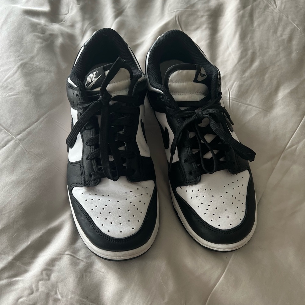 NIKE PANDAS SZ 8